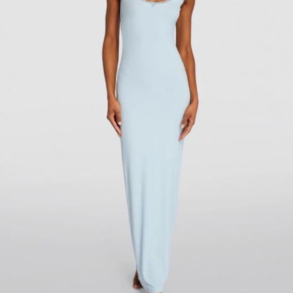 Elegant Light Blue Sleeveless Maxi Dress - Picture 2 of 5